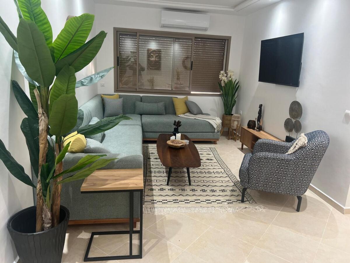 Stunning Modern In Heart Of For Families Apartment